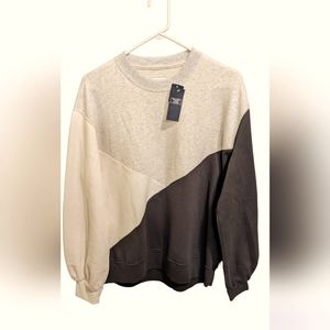 Women's Abercrombie and Fitch Sweatshirt